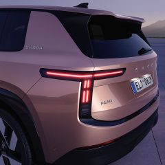 Descoperă noua Škoda Peaq